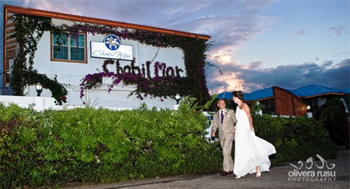 Belize Wedding Couple